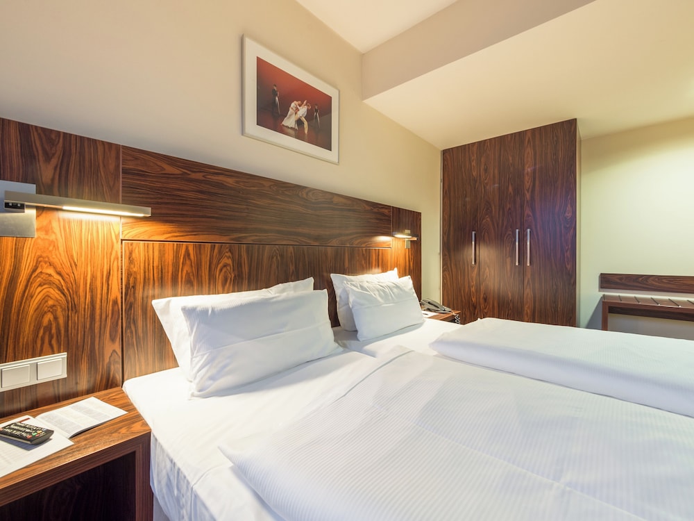 Hotel an der Oper 12/50