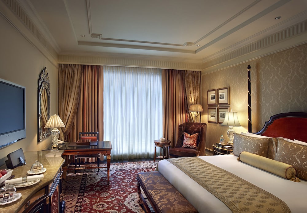 The Leela Palace New Delhi 25/74