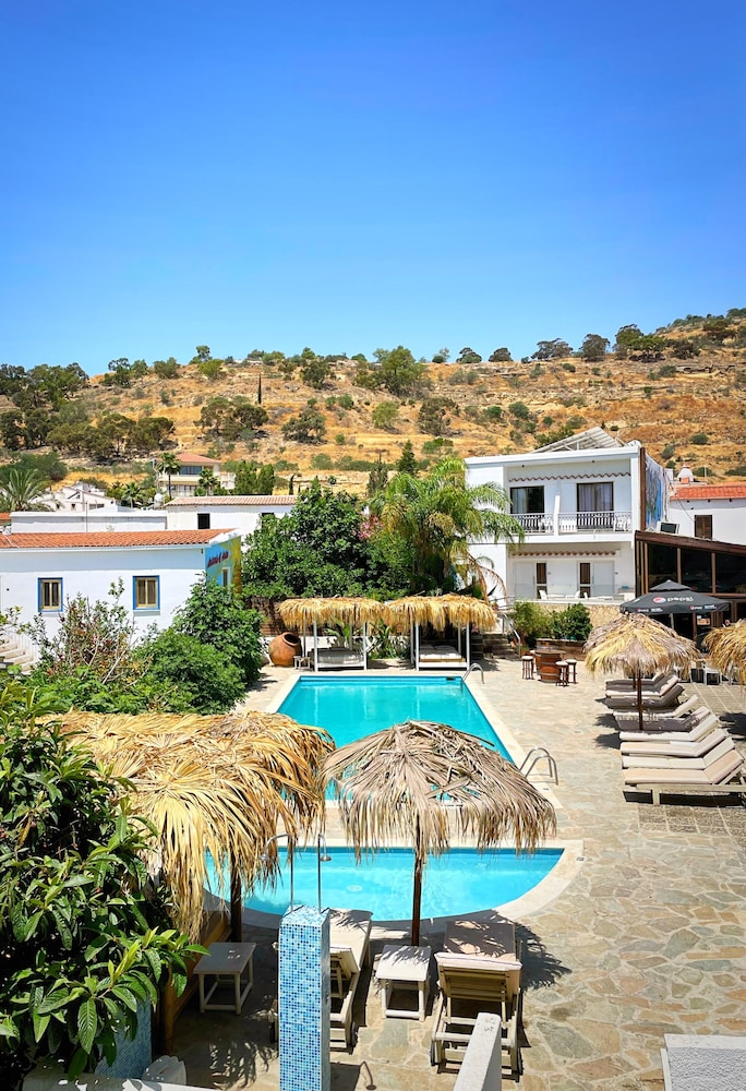 Antonis G Hotel Apartments 42/50