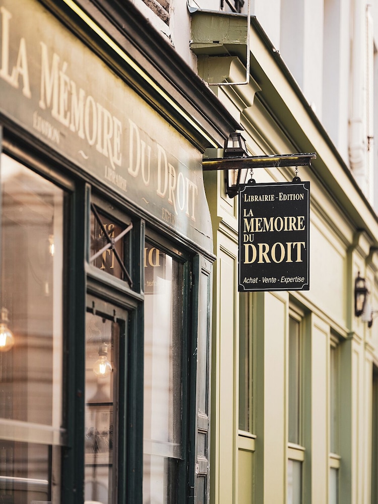 Hotel De Senlis 2/52