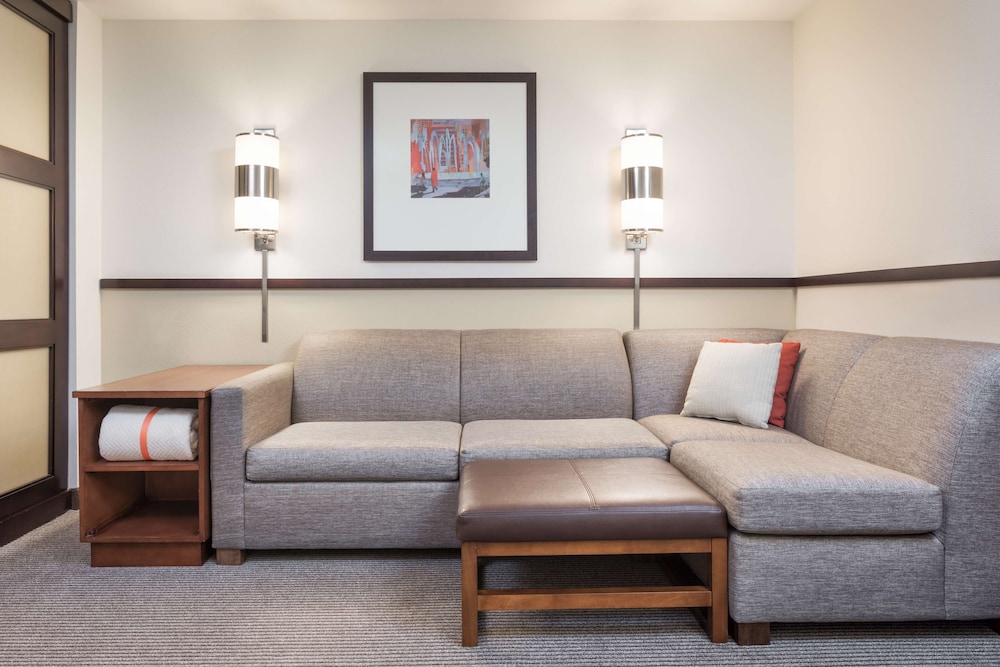 Hyatt Place South Bend / Mishawaka 10/20