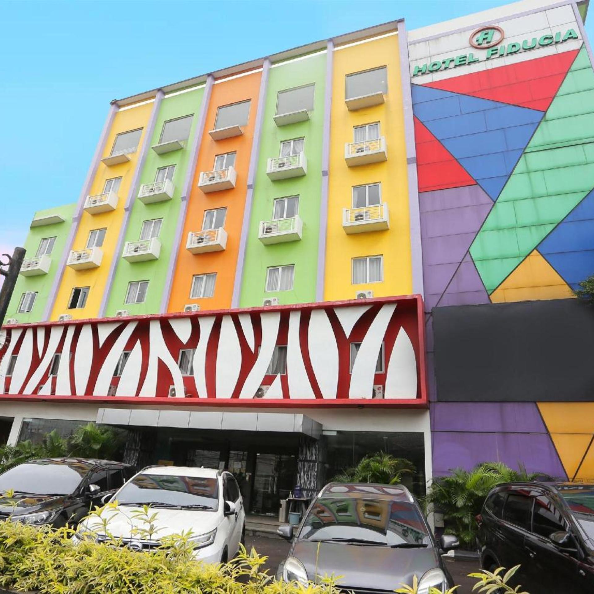 Super OYO Townhouse OAK Hotel Fiducia Pondok Gede in JAKARTA
