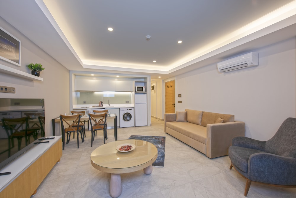 A Suite Side 13/26