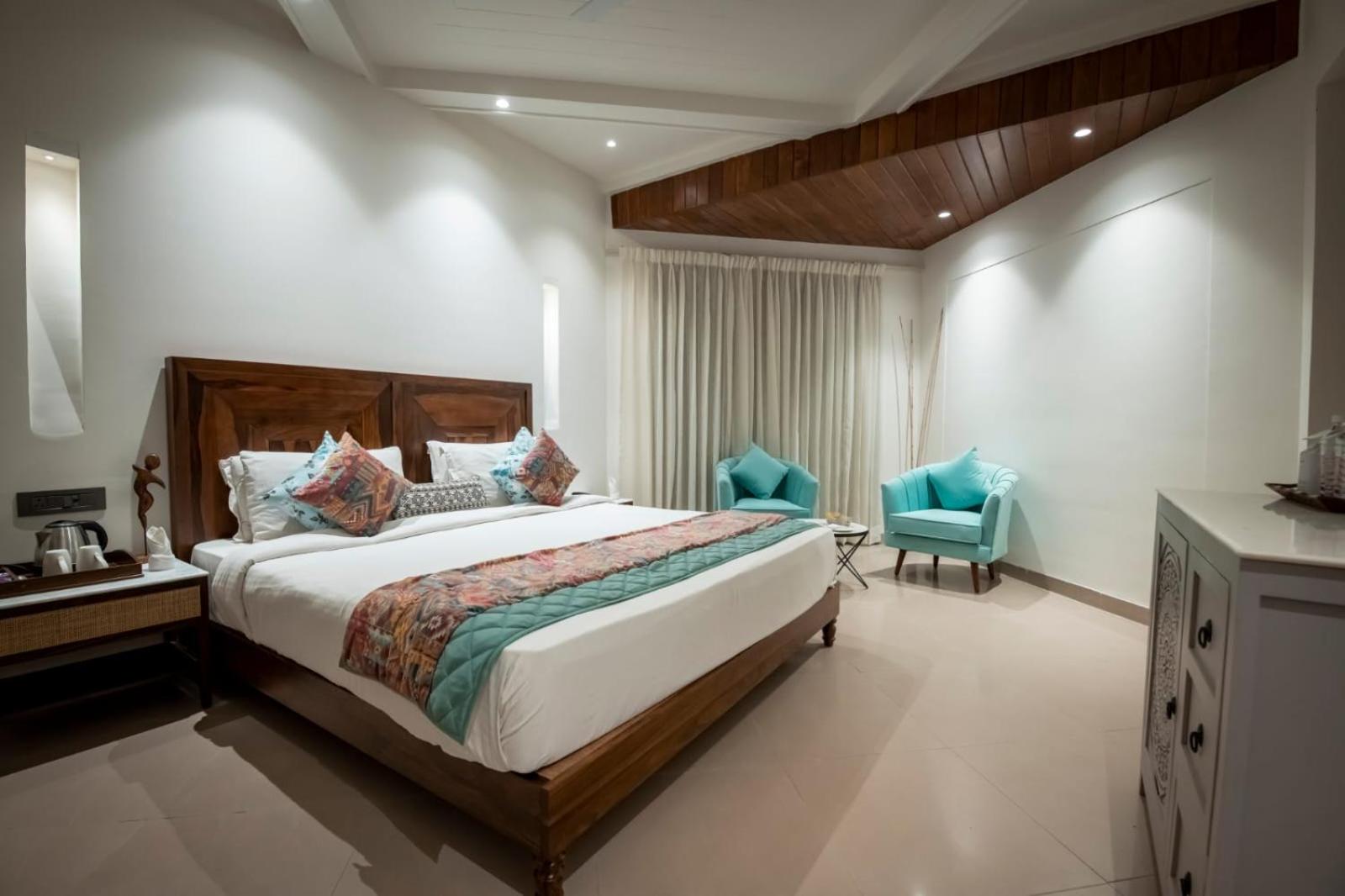 Premium, Classic, Cottage, King Bed, Resort View