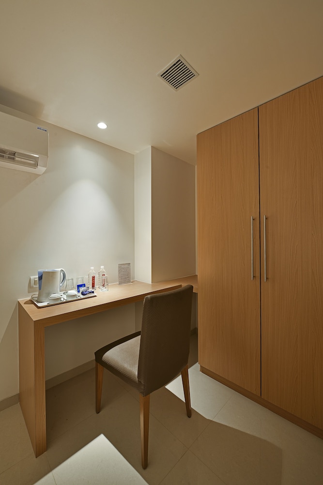 Hotel Leafio Mumbai 6/33