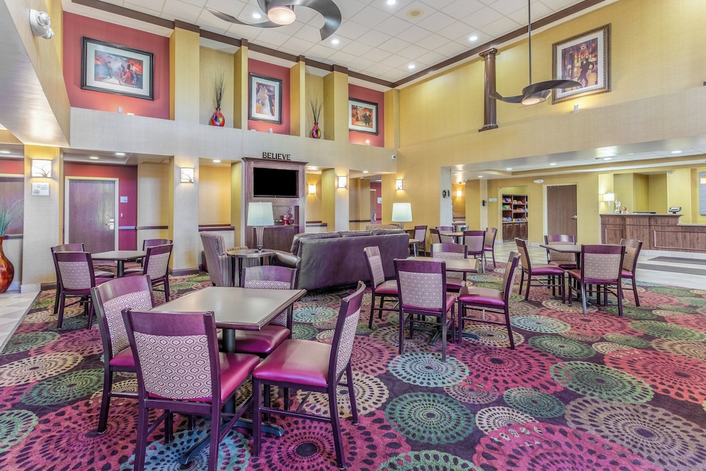 Holiday Inn Express Hotel Suites Bowling Green 39/62