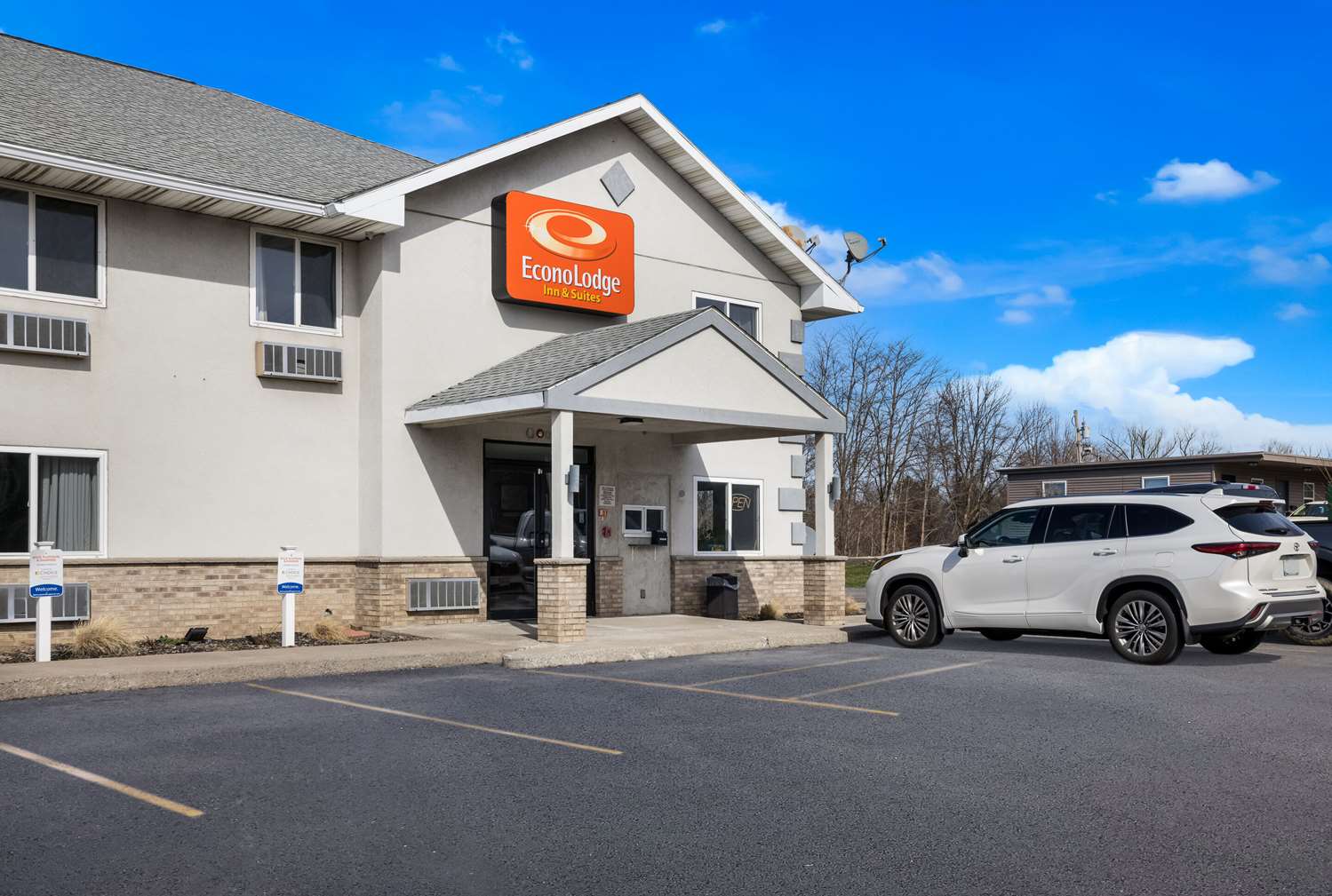 Econo Lodge Inn & Suites Canandaigua - Fingers Lake Area 36/37
