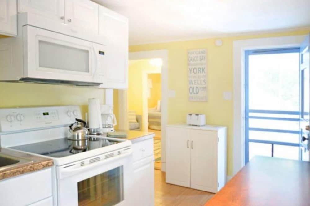 2 River Road Inn & Cottages 47/50