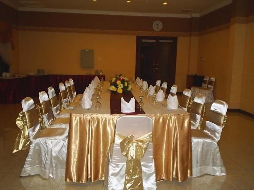 Lotus Garden Hotel 30/43