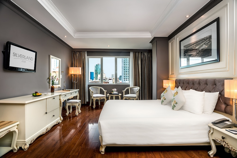 JUNIOR SUITE, DOUBLE OR TWIN BED