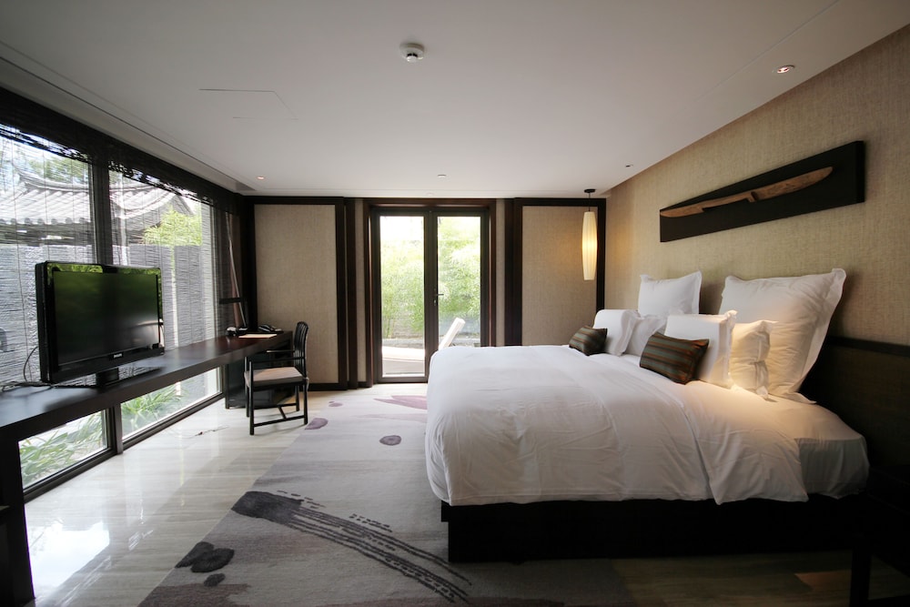 PULLMAN LIJIANG RESORT AND SPA 10/50