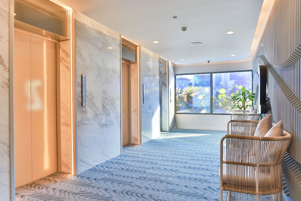 Hotel Clover Patong Phuket 38/75