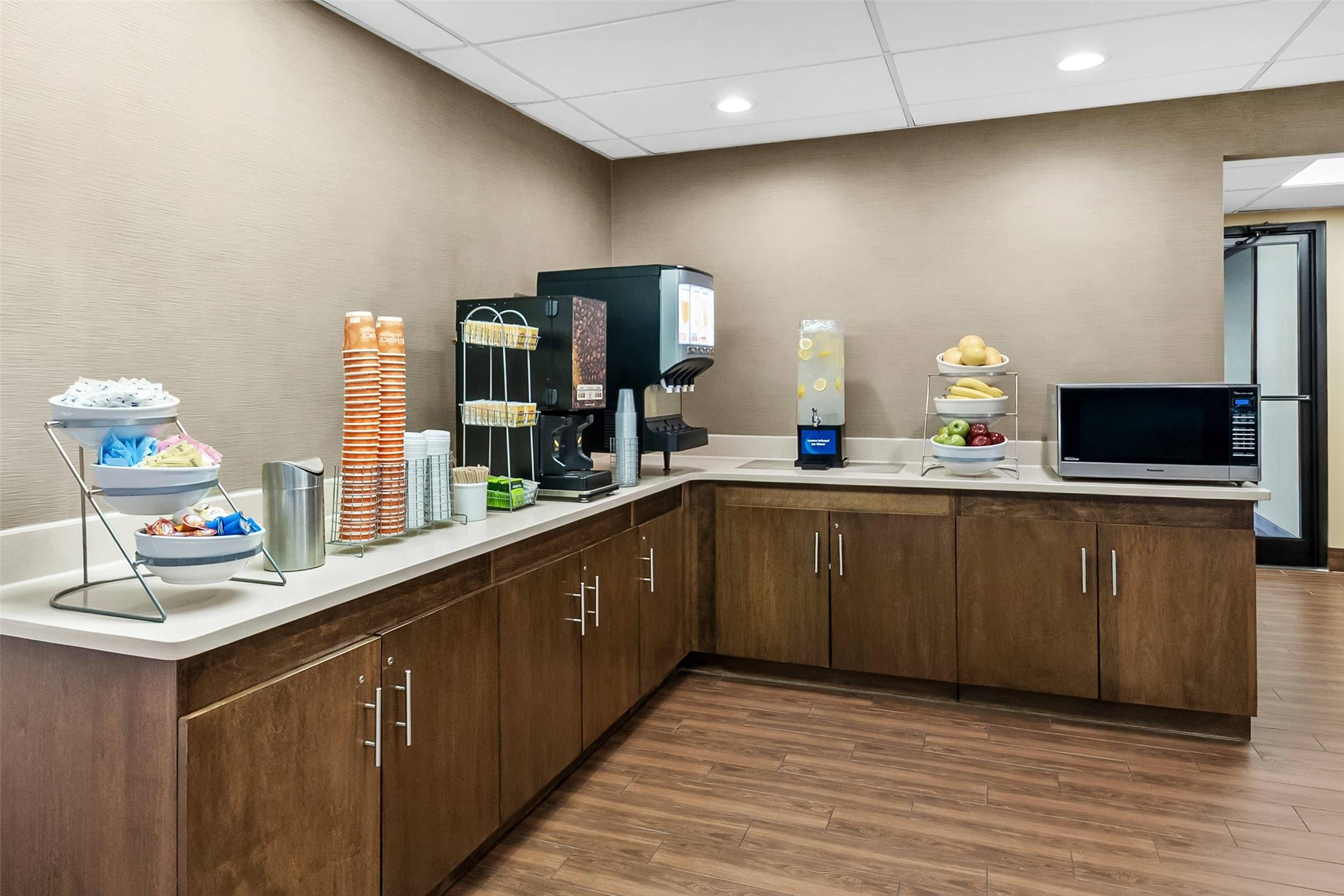 Comfort Suites Near Potomac Mills 12/50