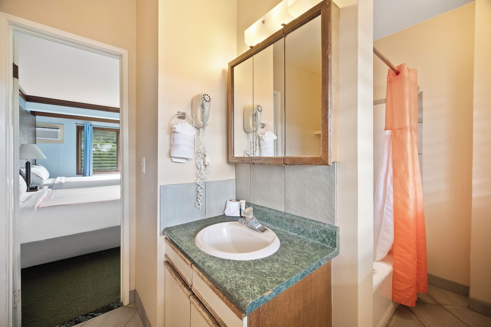Kauai Inn 47/50