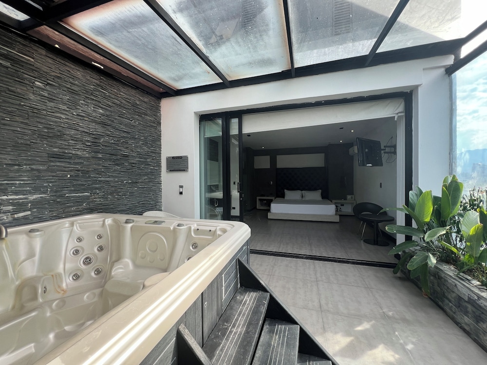 HOTEL 47 MEDELLIN STREET 8/59