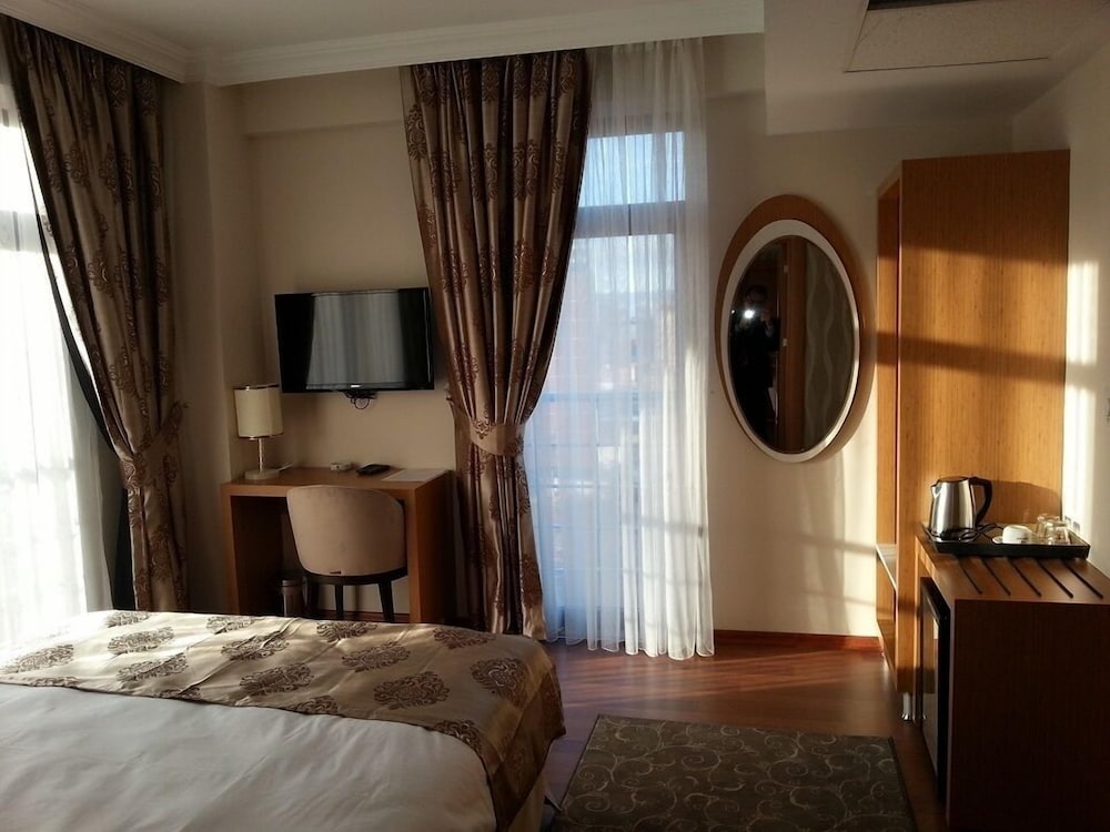 GEVHER HOTEL 6/19