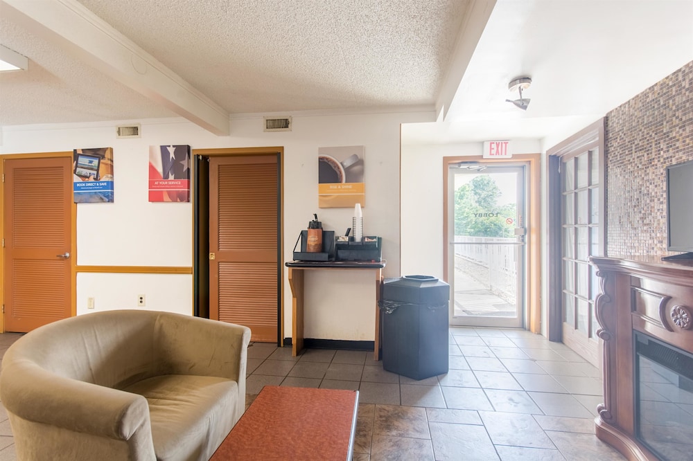 Rodeway Inn Brooklawn, NJ 26/33