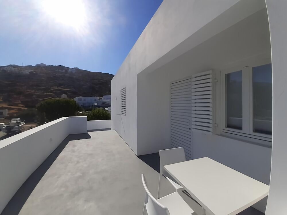 Relux Ios Hotel 71/74