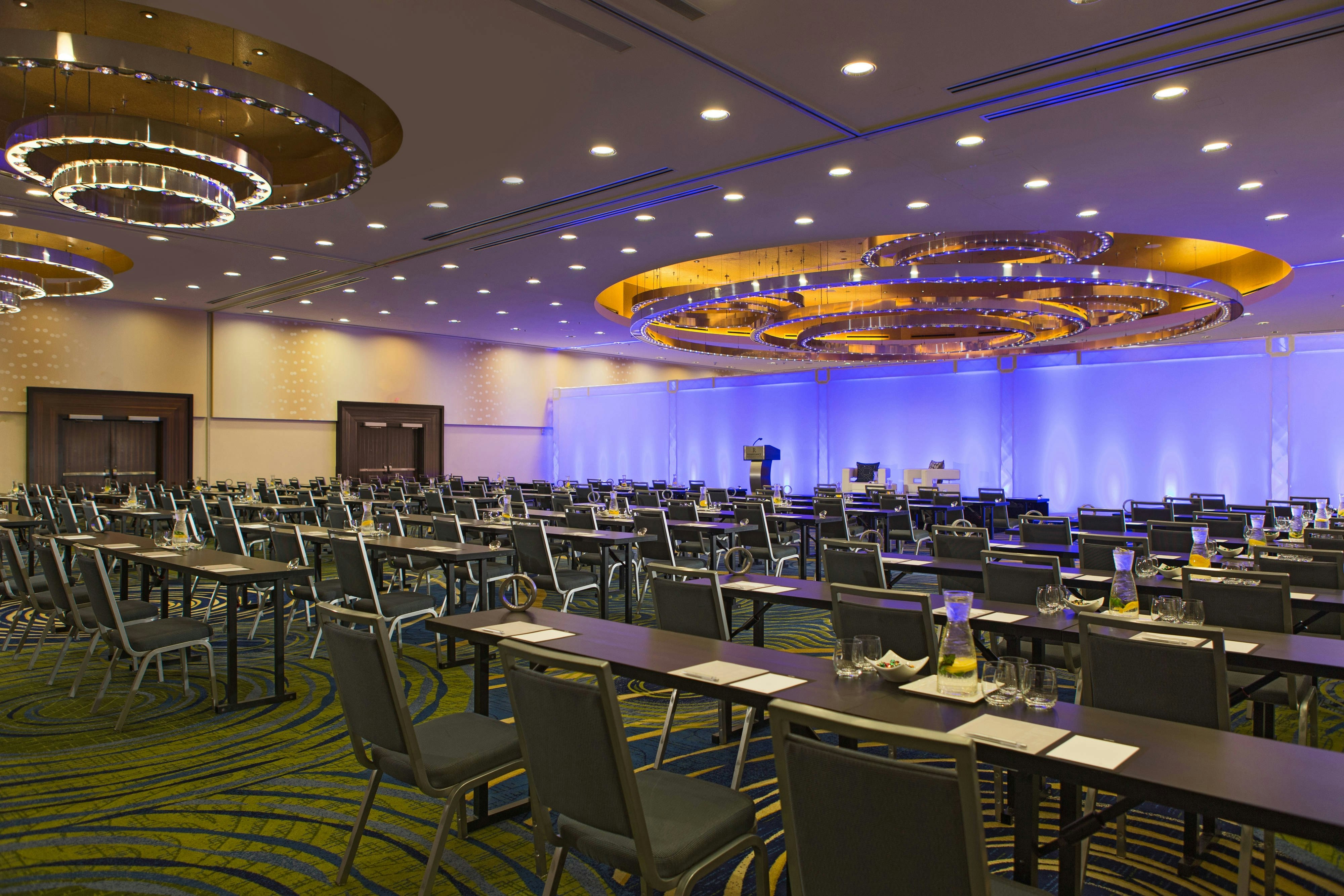 Renaissance Arlington Capital View Hotel 19/23