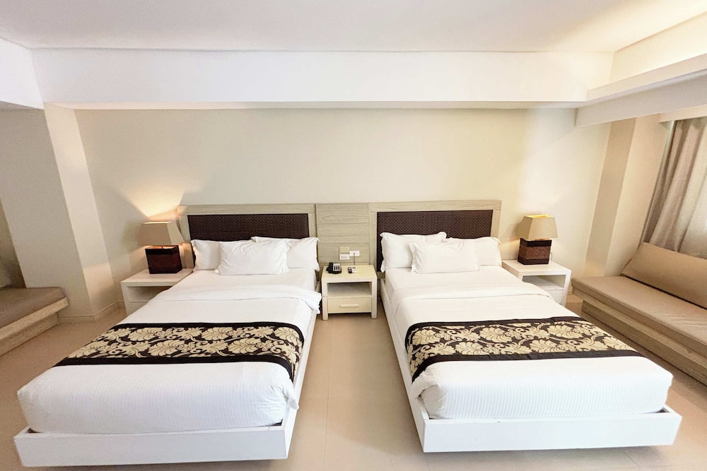 The Muse Beach Front Hotel Boracay 13/50