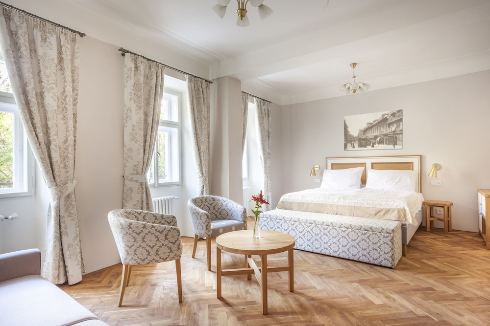Hotel U Zlatych Nuzek 14/71