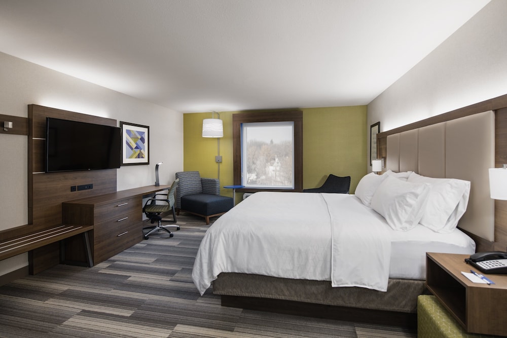 Holiday Inn Express Hotel Suites Saskatoon 12/51