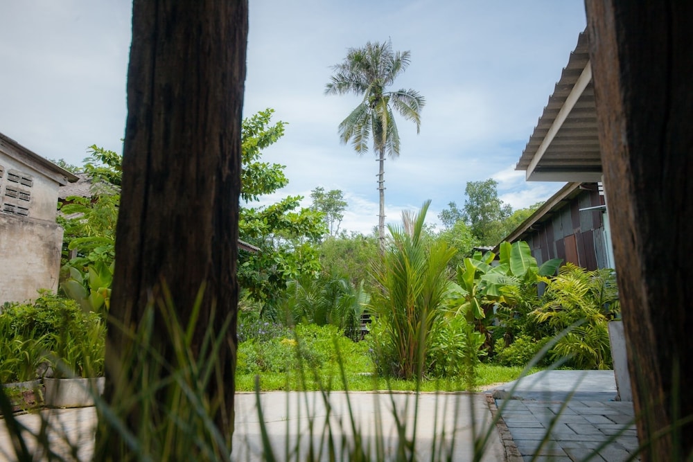 Trat 101 Hotel 62/66
