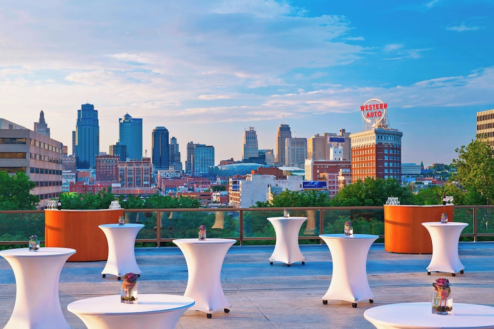 The Westin Kansas City At Crown Center 41/47