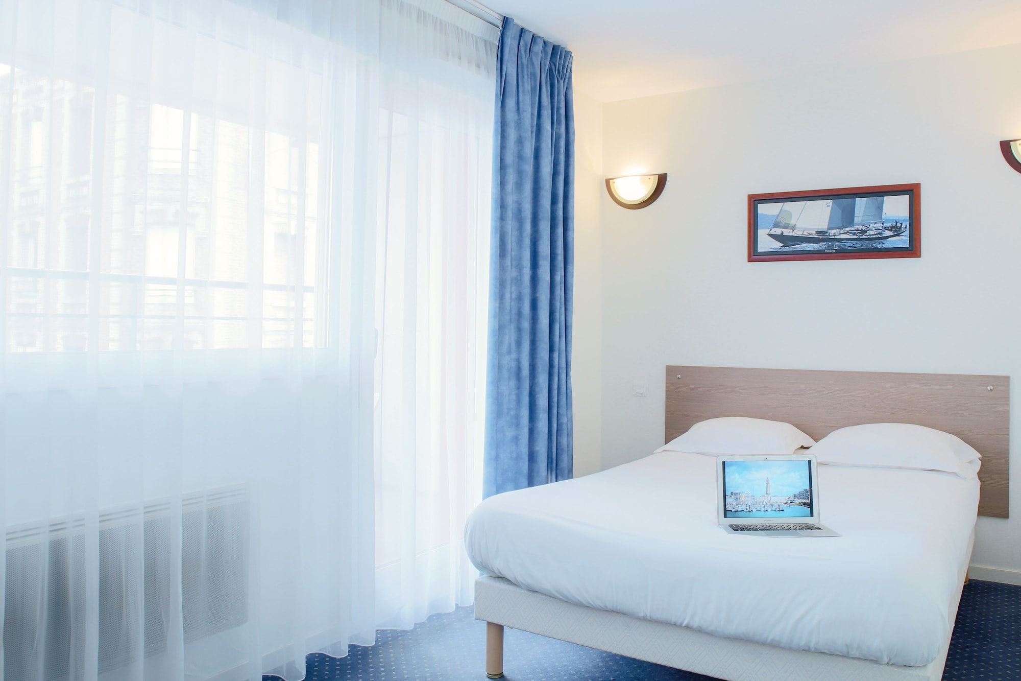 STUDIO, DOUBLE BED