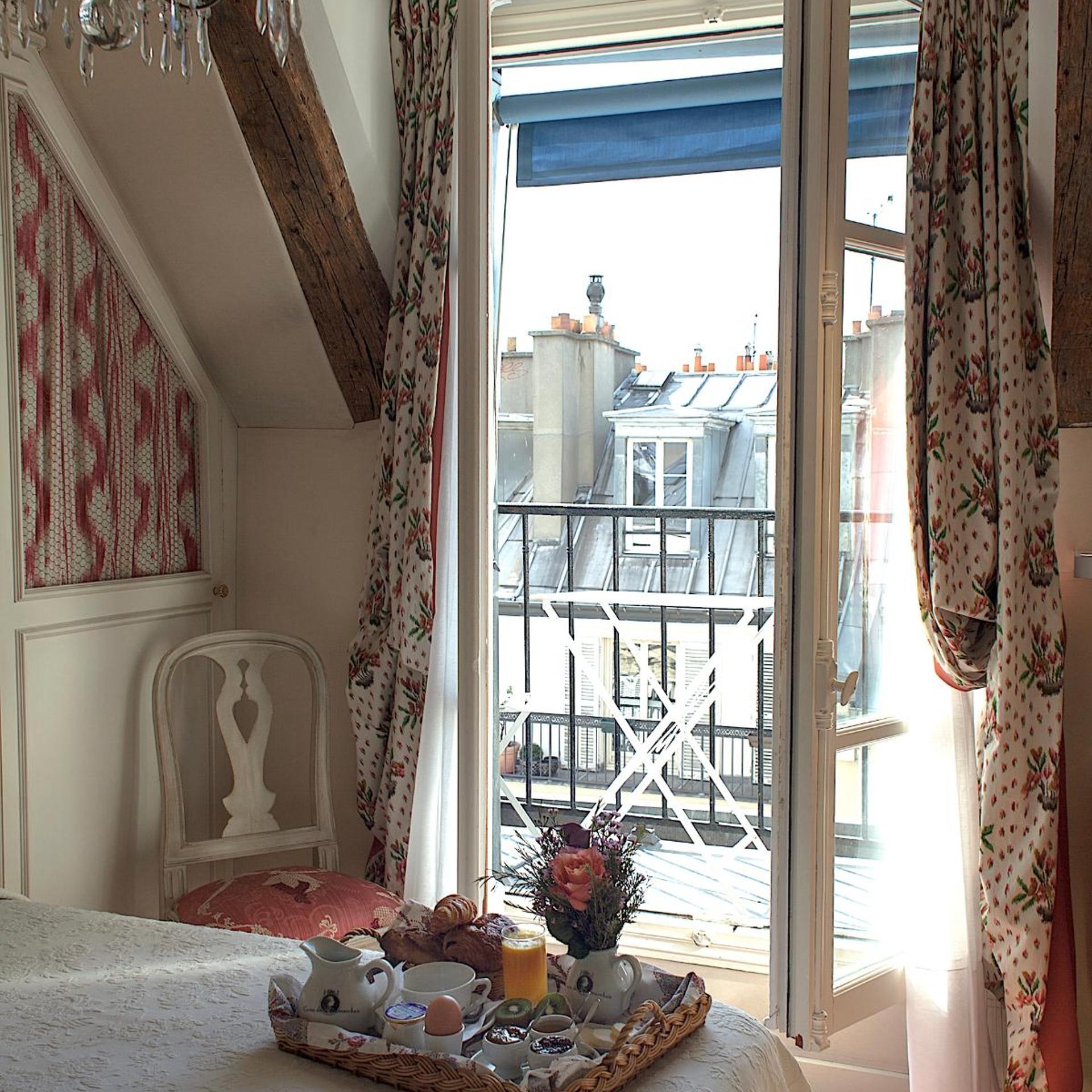 HOTEL CARON DE BEAUMARCHAIS 19/23