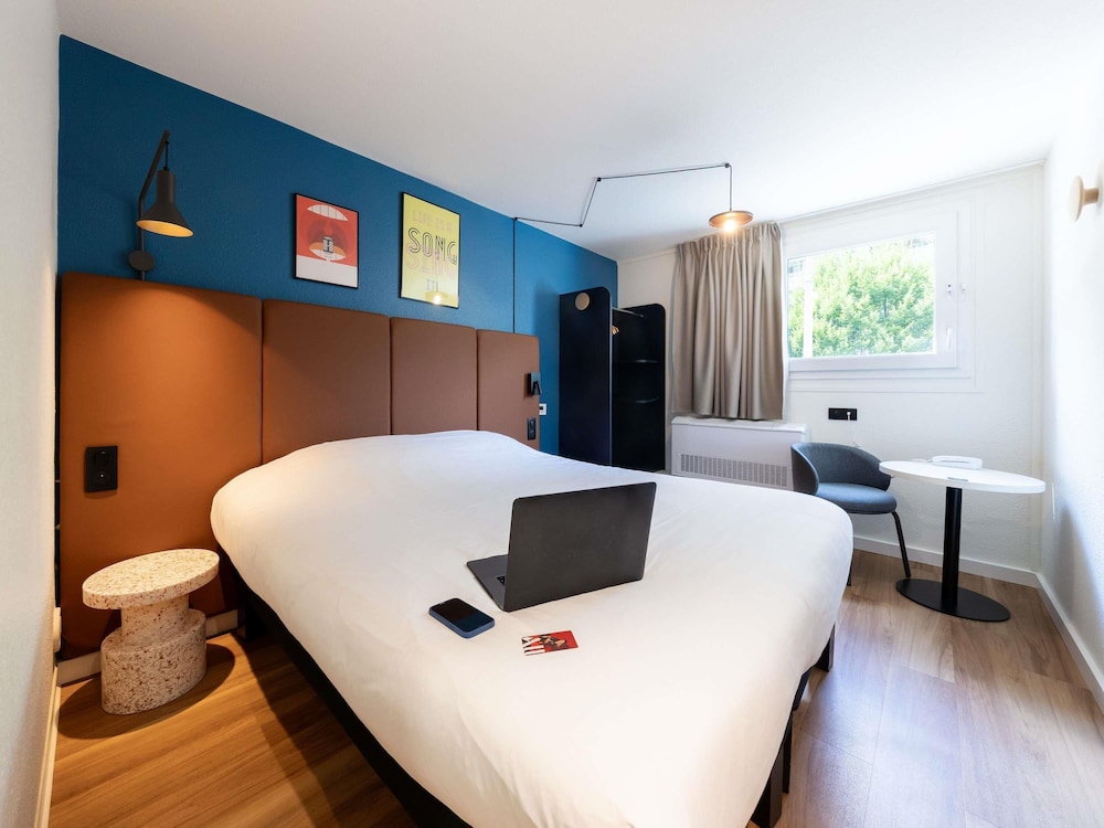 STANDARD, DOUBLE BED