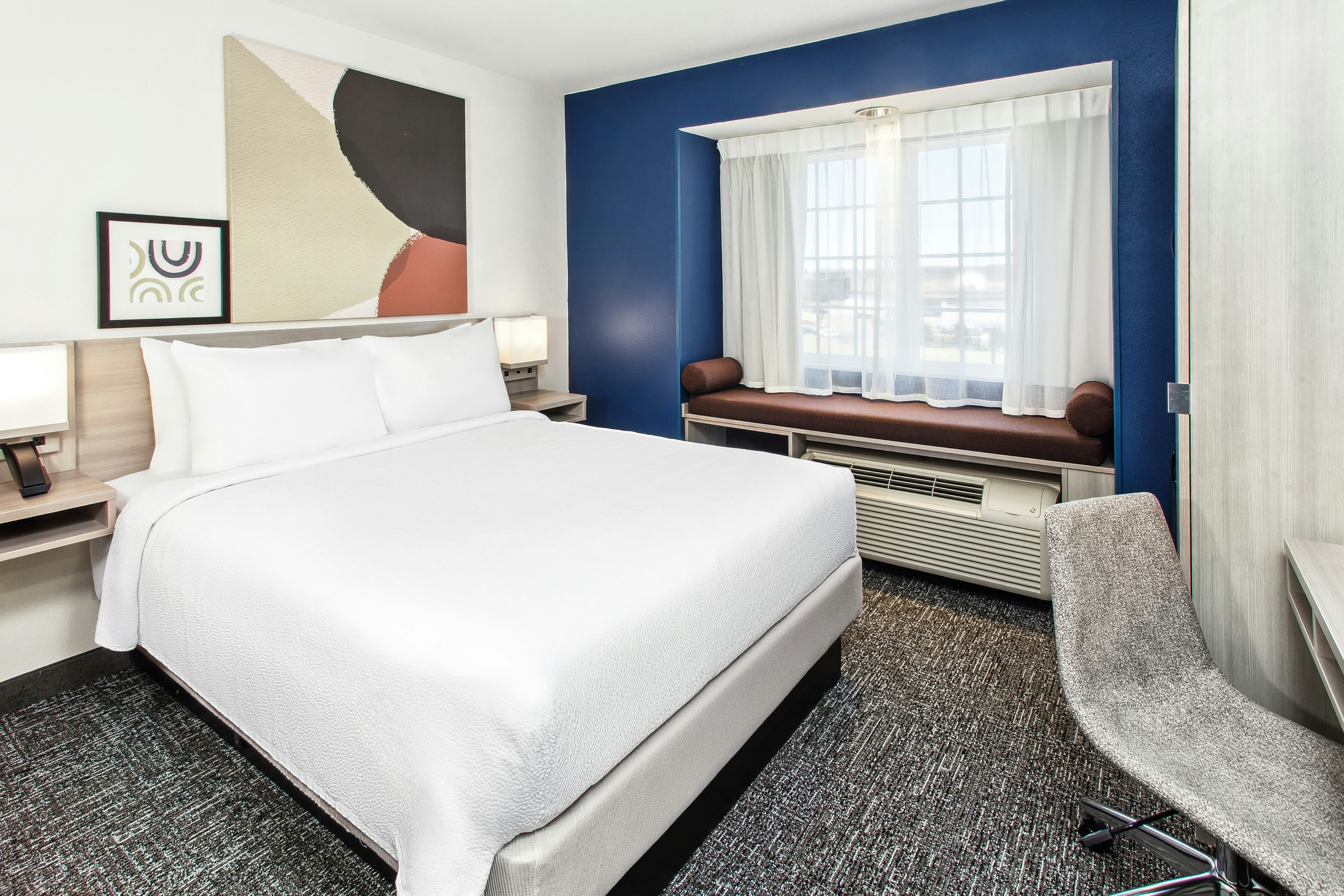 ROOM, QUEEN BED