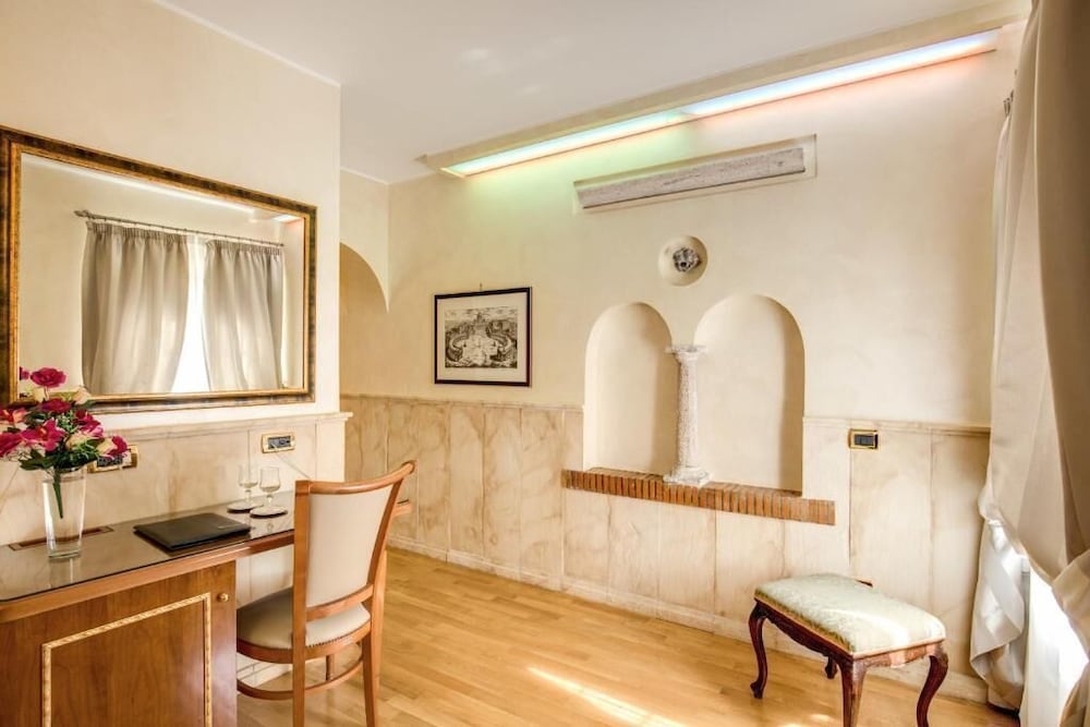 Pantheon Rooms 21/32