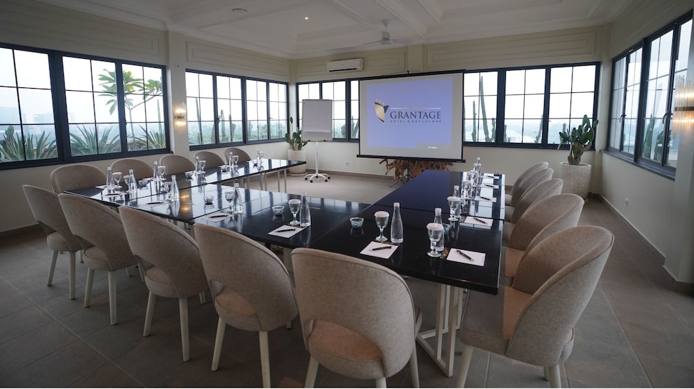 The Grantage Hotel and Sky Lounge 43/50
