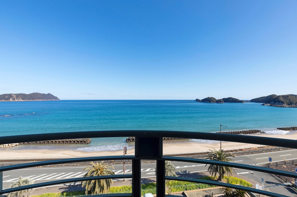 Hotel Riviera Shishikui 28/33
