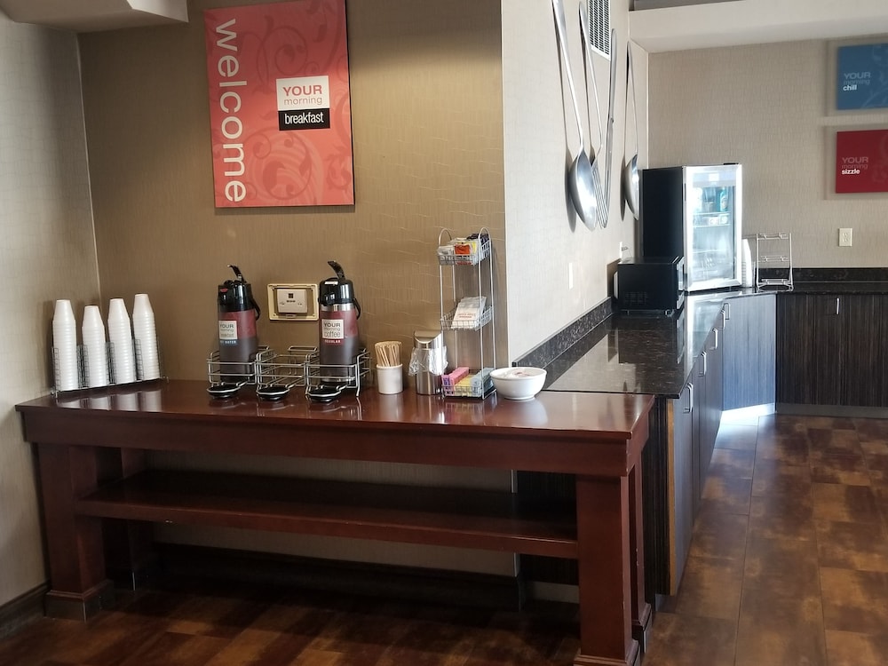 Holiday Inn Express and Suites - Junction City, Kansas 29/35