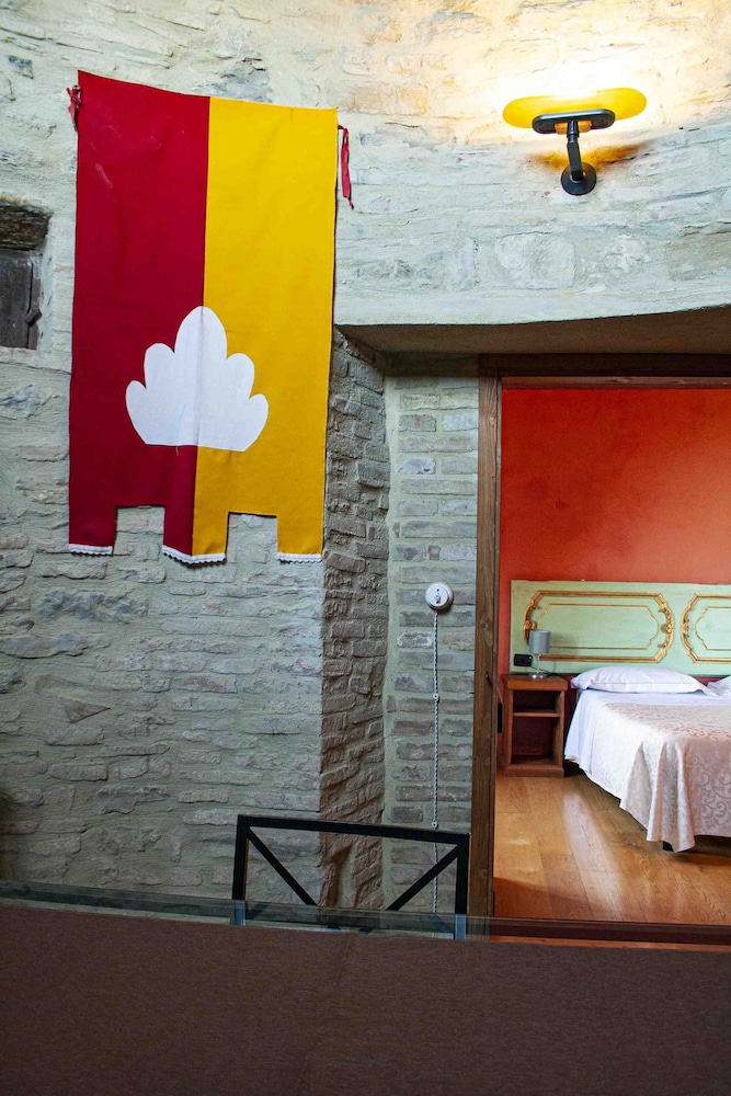 Castello di Baccaresca 31/80