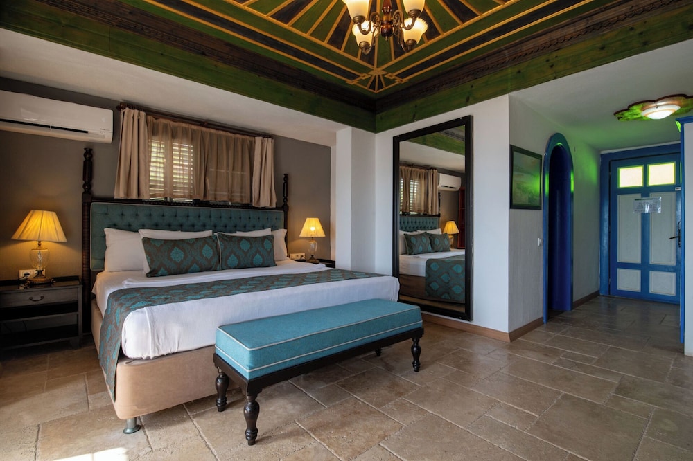 Wyndham Datca Perili Bay 30/78