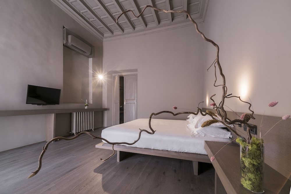Hotel dei Barbieri 33/54