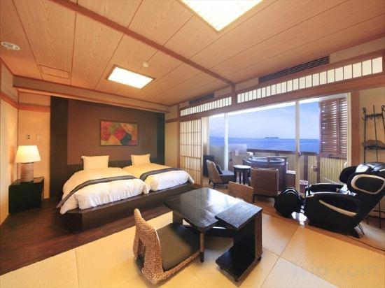 Japanese Western, Hollywood, Twin Beds, Ocean View, Bathtub
