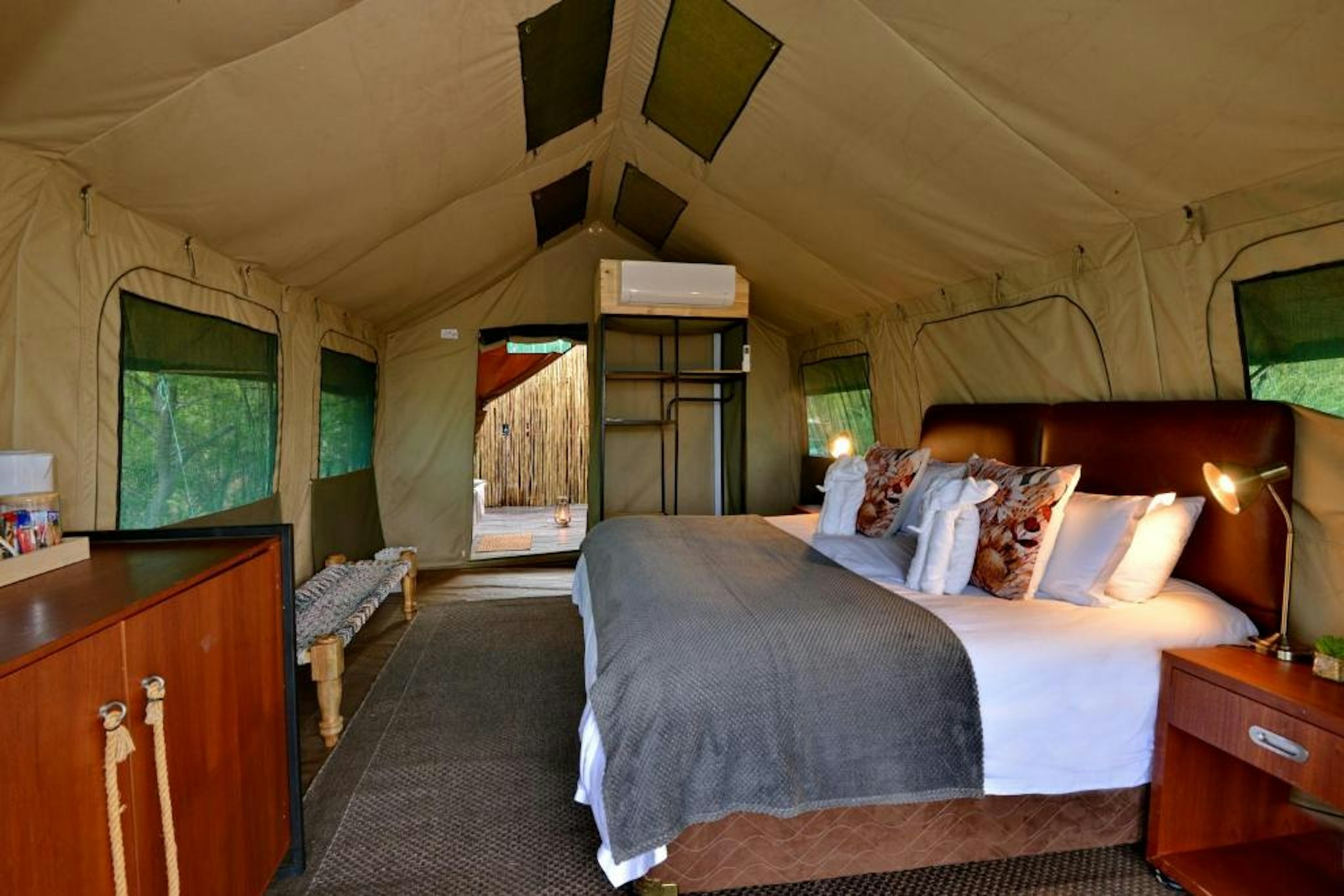 Tshukudu Game Lodge 8/14