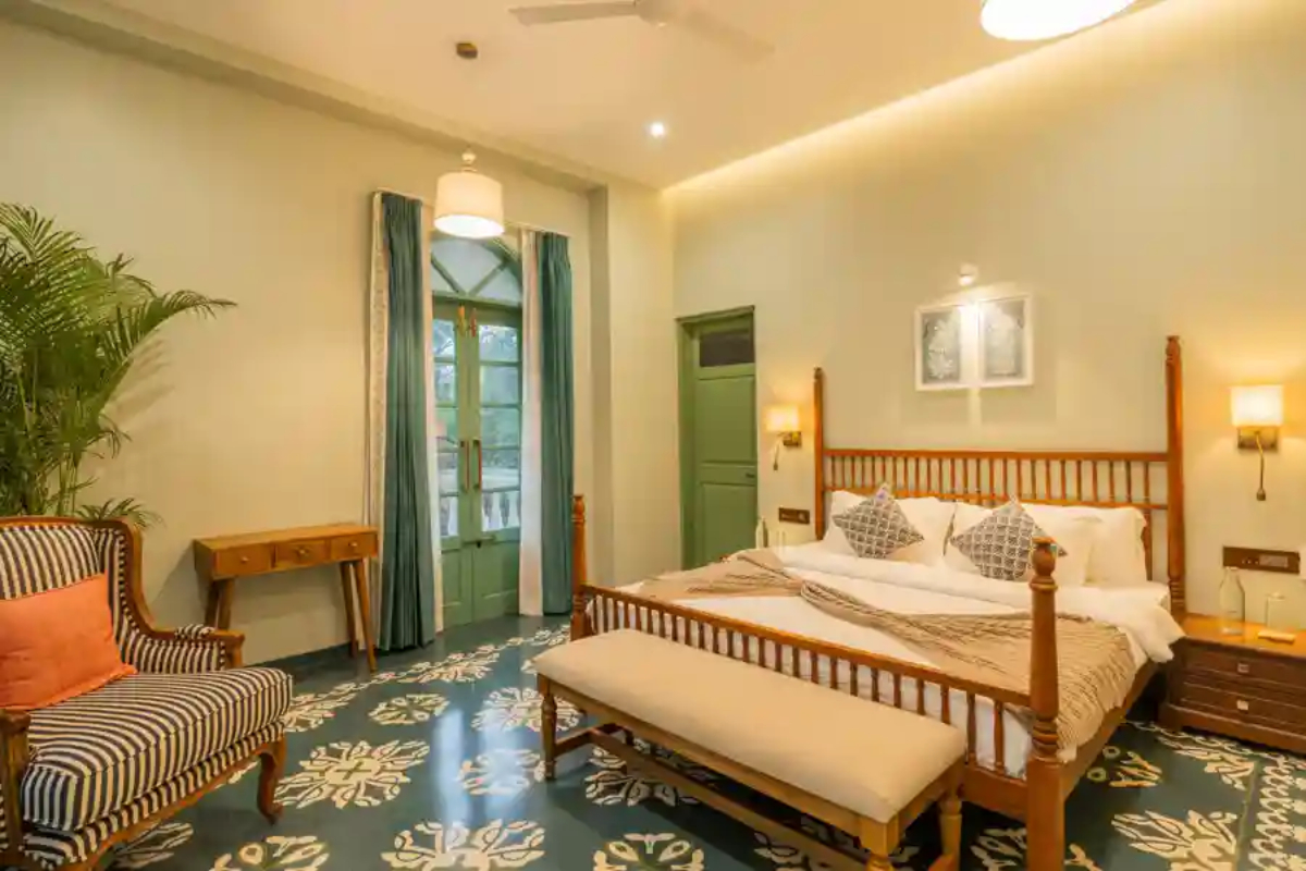 ELIVAAS Villa Frienders 5 BHK Villa With Pvt Pool & Lift Near Popular Beaches 6/12