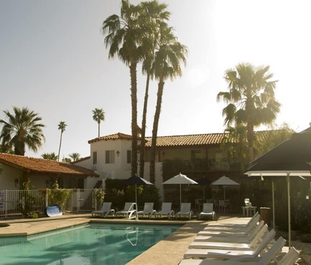 Alcazar Palm Springs 30/37