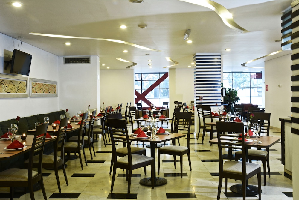 Hotel & Suites PF 29/43