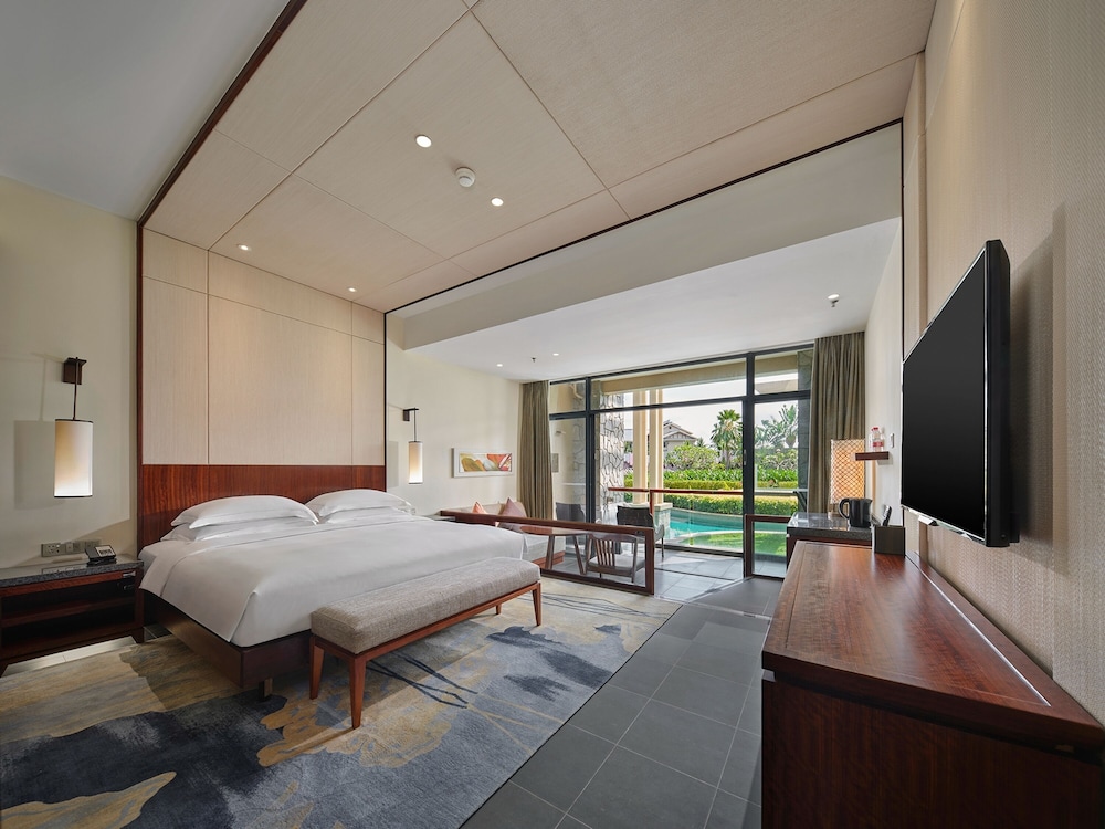 Hilton Sanya Yalong Bay Resort Spa 12/75