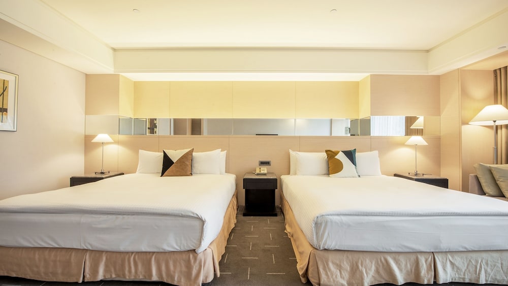 CHECK inn SELECT Taichung Dadun 22/48