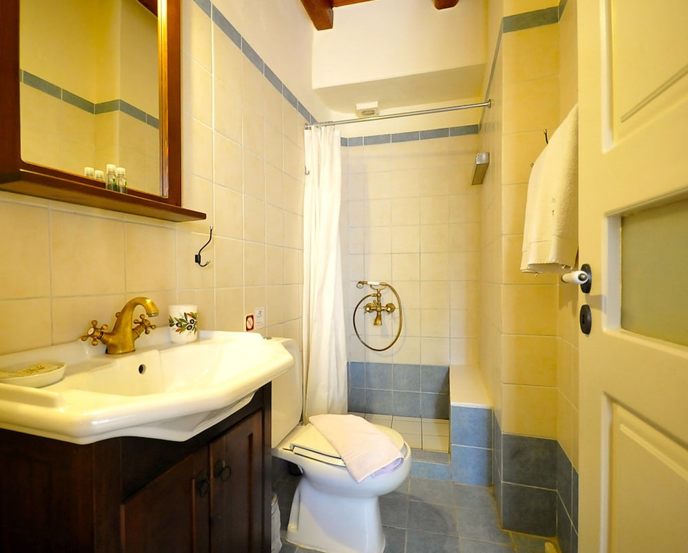 Elia Traditional Hotel & Spa 49/50