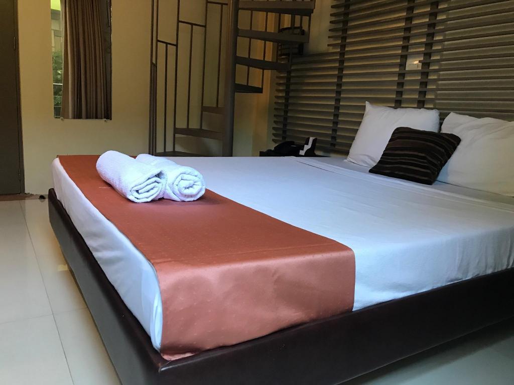 Deluxe, King Bed