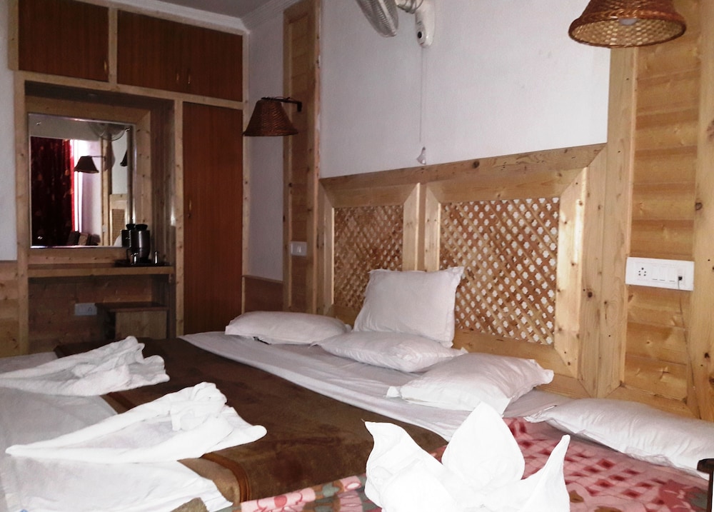 Hotel SADAF 16/45