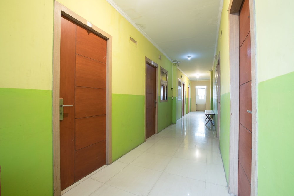 Hotel O Near Summarecon Mall Serpong 35/60